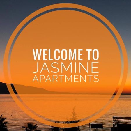 Jasmine Apartments ซารานเดอ ภายนอก รูปภาพ