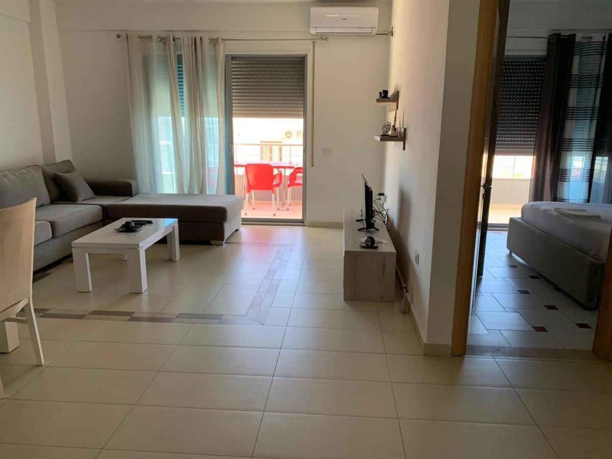 Jasmine Apartments ซารานเดอ ภายนอก รูปภาพ