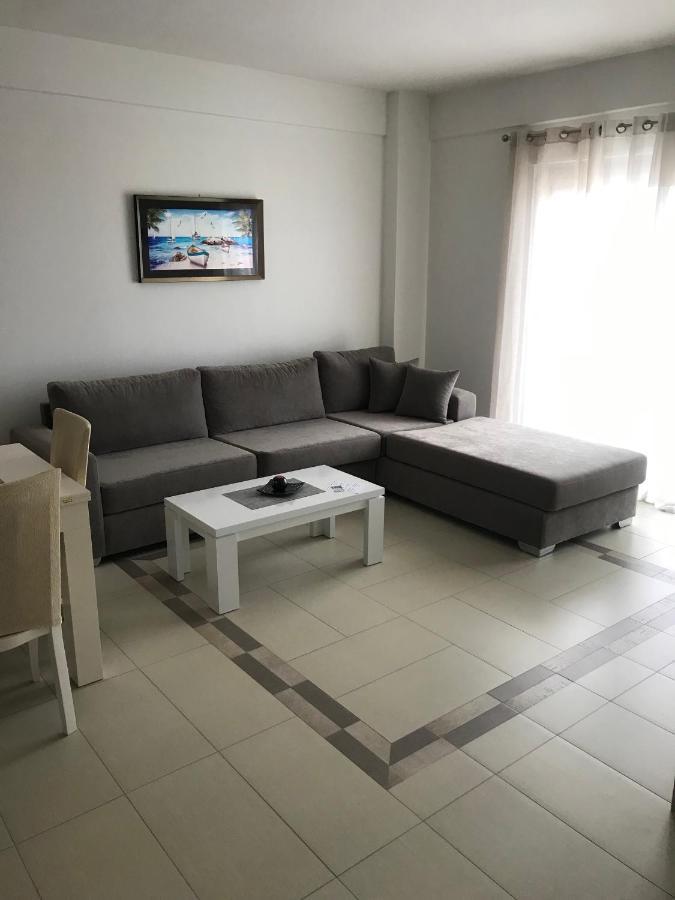 Jasmine Apartments ซารานเดอ ภายนอก รูปภาพ