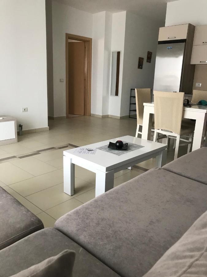 Jasmine Apartments ซารานเดอ ภายนอก รูปภาพ