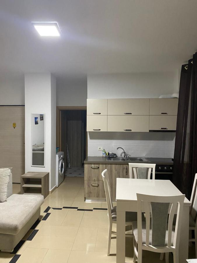 Jasmine Apartments ซารานเดอ ภายนอก รูปภาพ