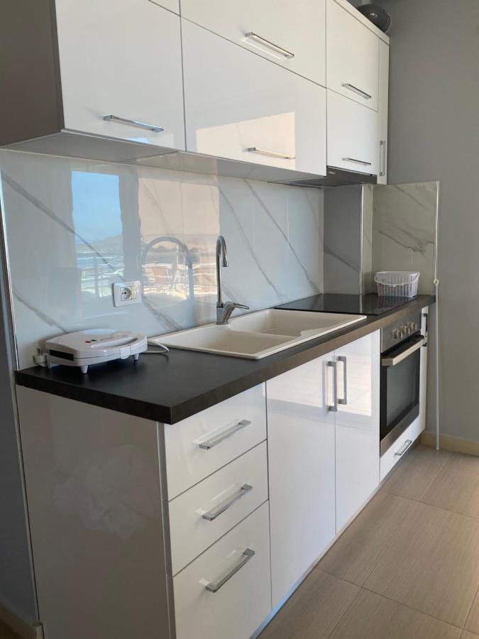Jasmine Apartments ซารานเดอ ภายนอก รูปภาพ