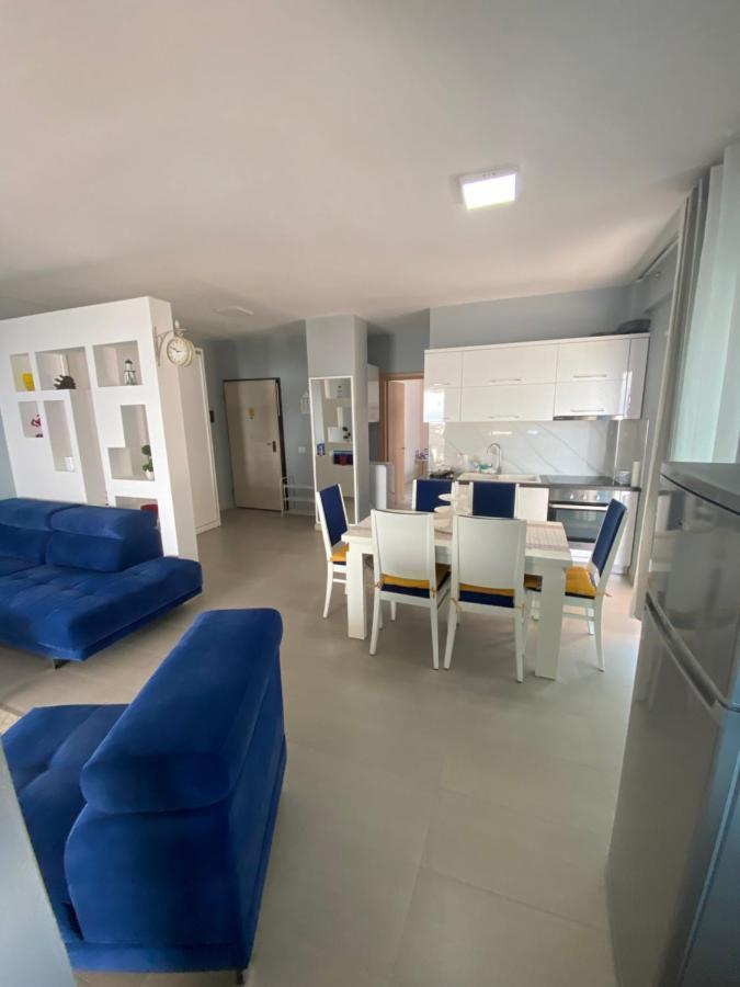 Jasmine Apartments ซารานเดอ ภายนอก รูปภาพ