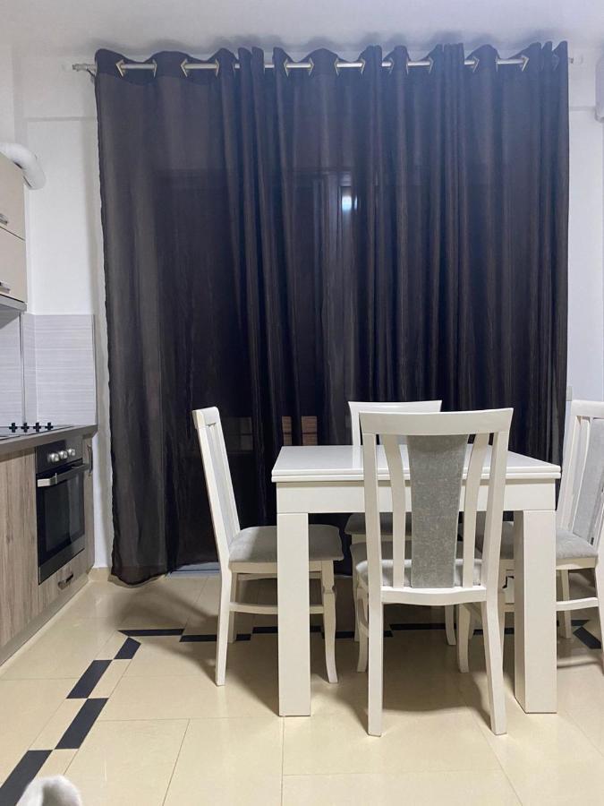 Jasmine Apartments ซารานเดอ ภายนอก รูปภาพ