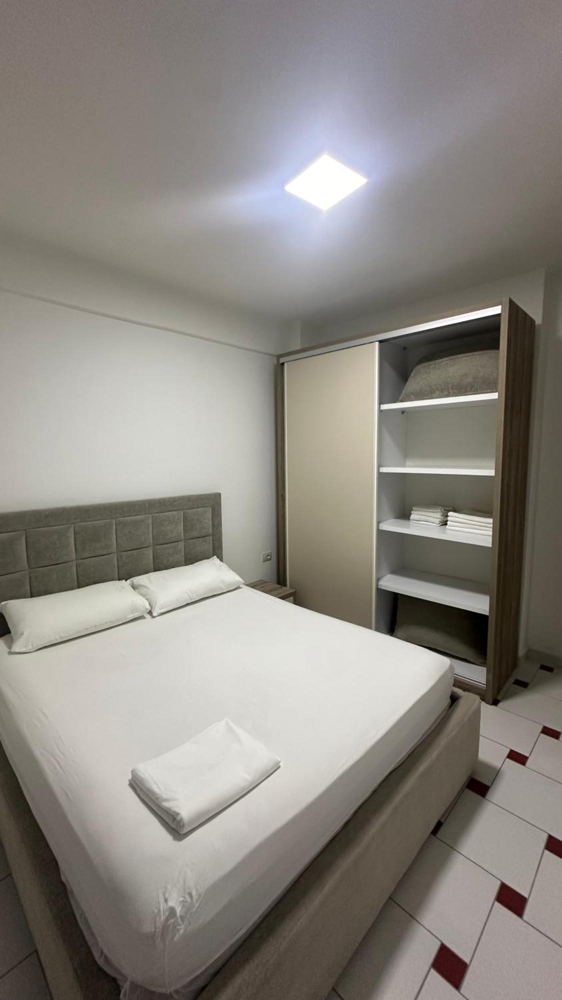 Jasmine Apartments ซารานเดอ ภายนอก รูปภาพ