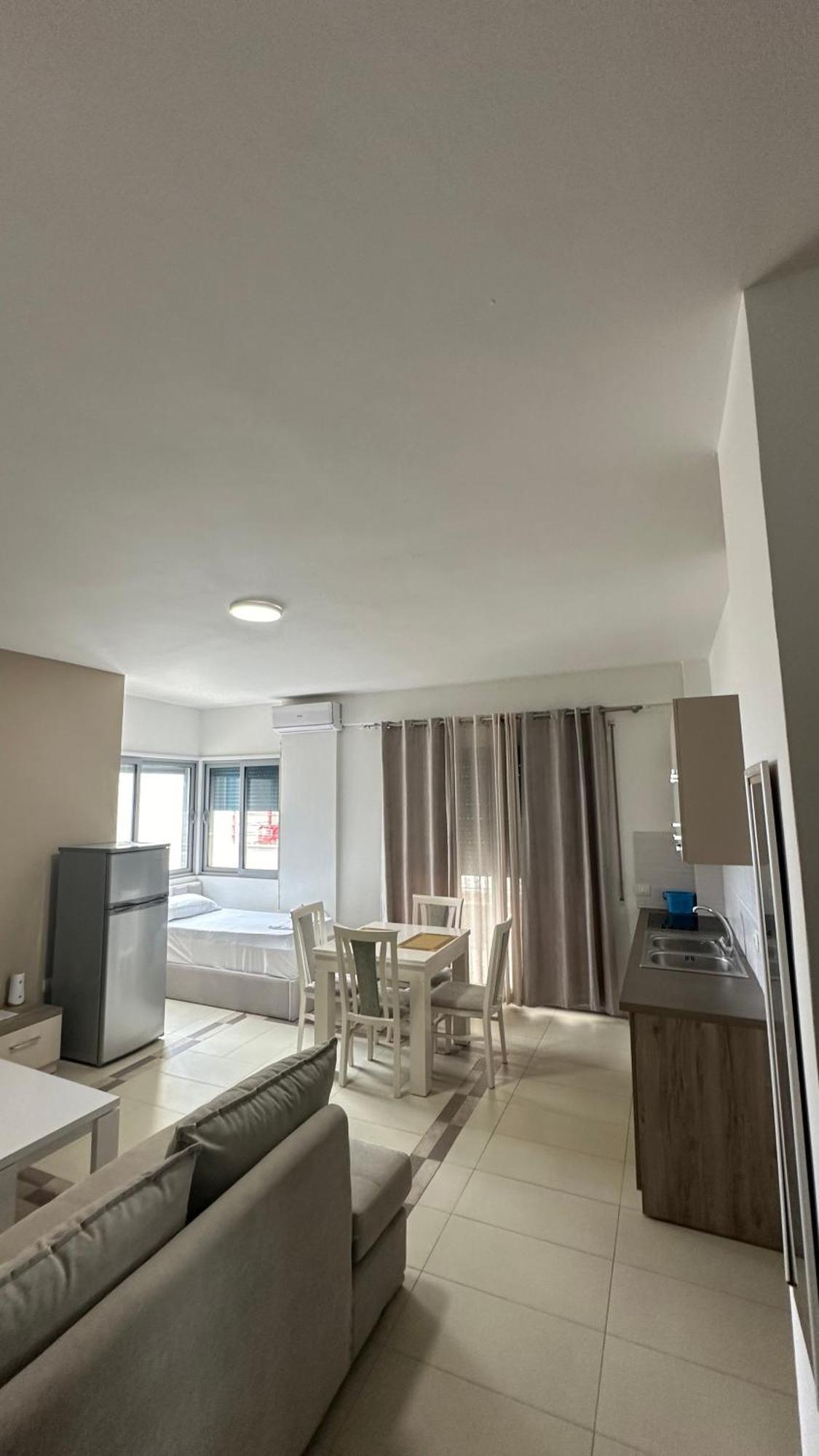 Jasmine Apartments ซารานเดอ ภายนอก รูปภาพ