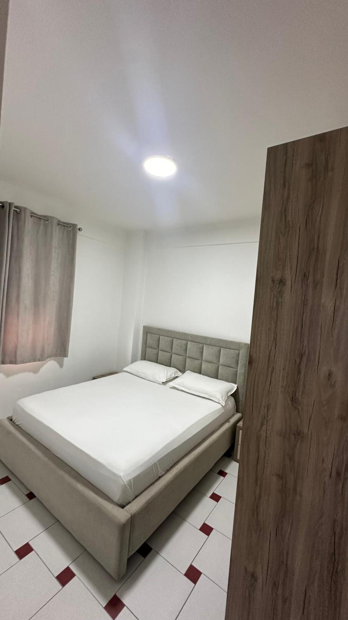 Jasmine Apartments ซารานเดอ ภายนอก รูปภาพ