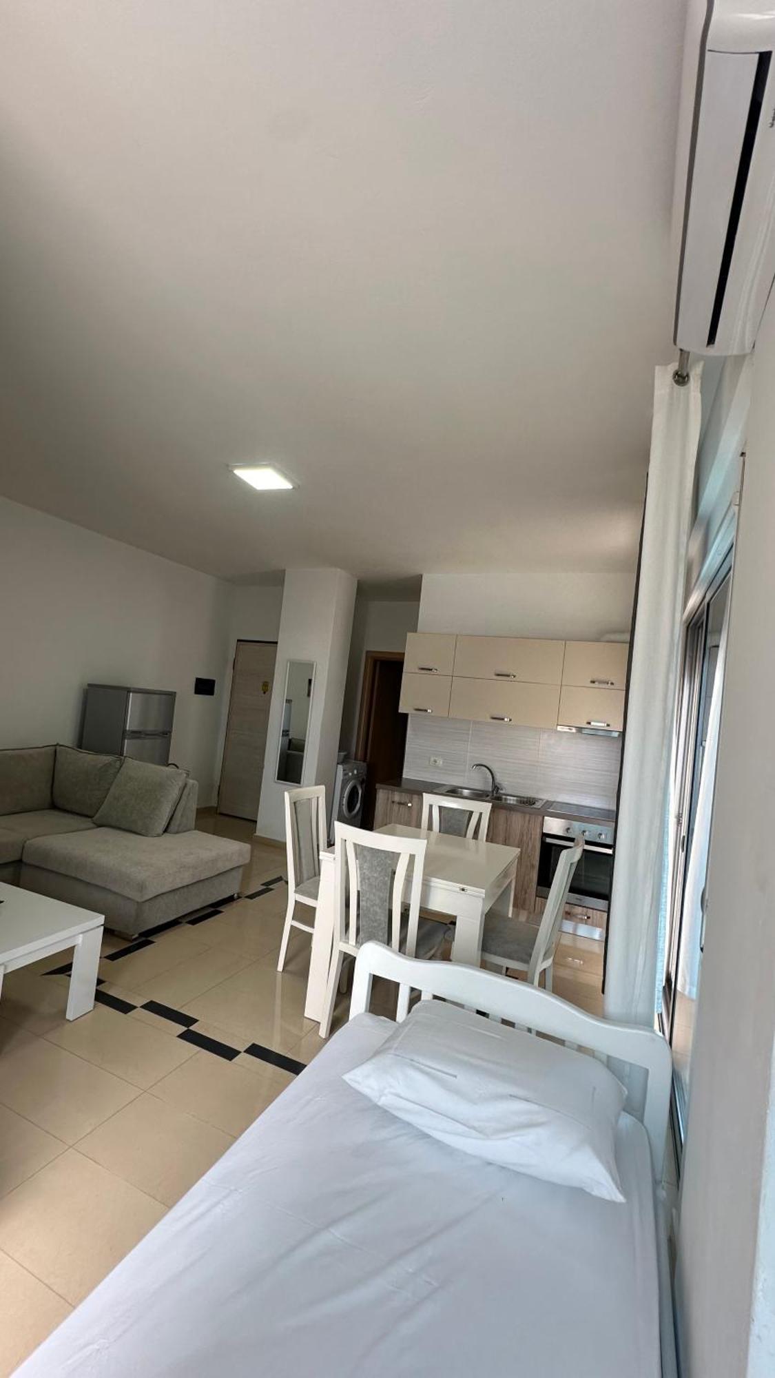 Jasmine Apartments ซารานเดอ ภายนอก รูปภาพ