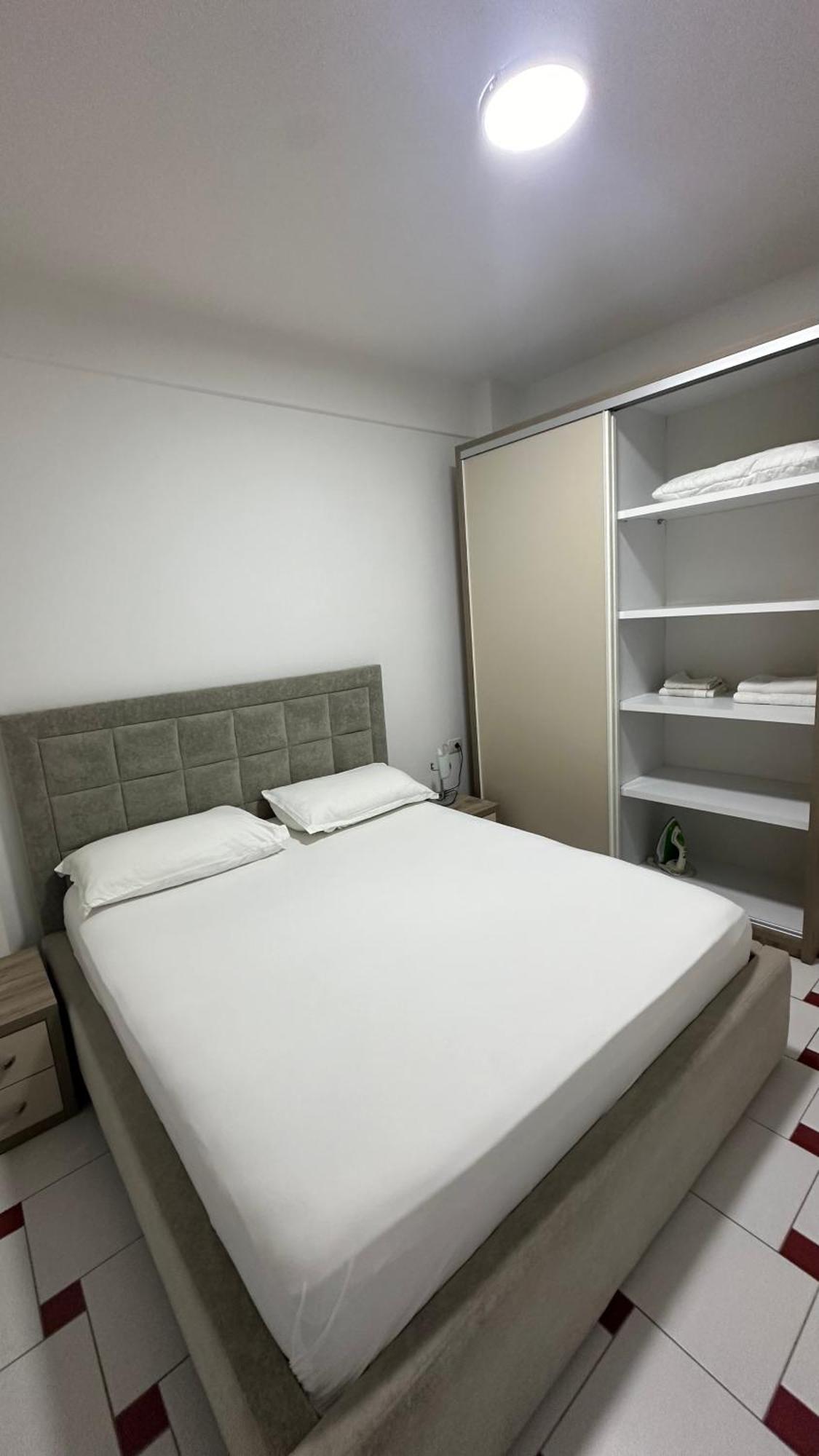 Jasmine Apartments ซารานเดอ ภายนอก รูปภาพ